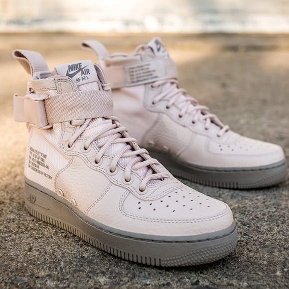 Nike Shoes - NEW Nike SF Air Force 1 Mid